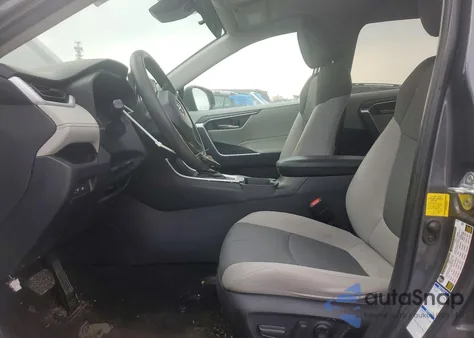 2021 Toyota Rav4 Xle z USA, uszkodzony, nr VIN 2T3P1RFV0MW201563